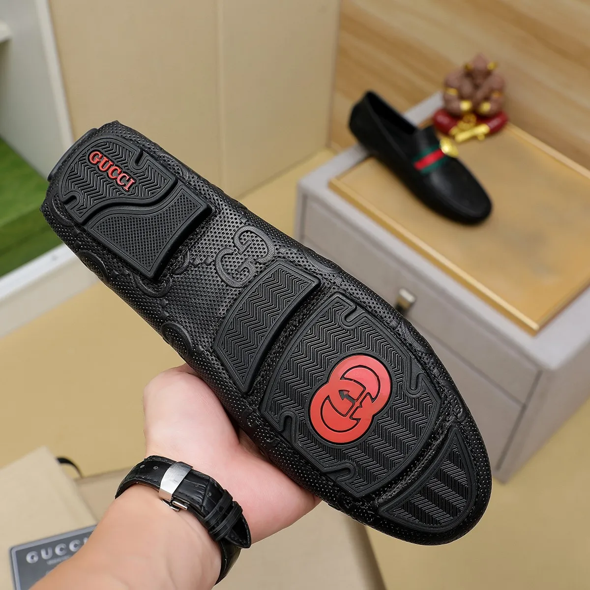 Men's shoes💰380💰🕷🕷️【 GUCCI 】Gucci's best-selling trendy men's casual slip-on shoes 🇨🇳Official website original 1:1 mold 💯Original quality, fine workmanship ☘Fashionable and versatile, perfect shape, comfortable on the feet 🍓Trendy men's recommended model, imported cowhide on the top layer 🎋High-quality pigskin lining, rubber wear-resistant and non-slip outsole, high-end atmosphere, worth owning 🍉Optional 38-44